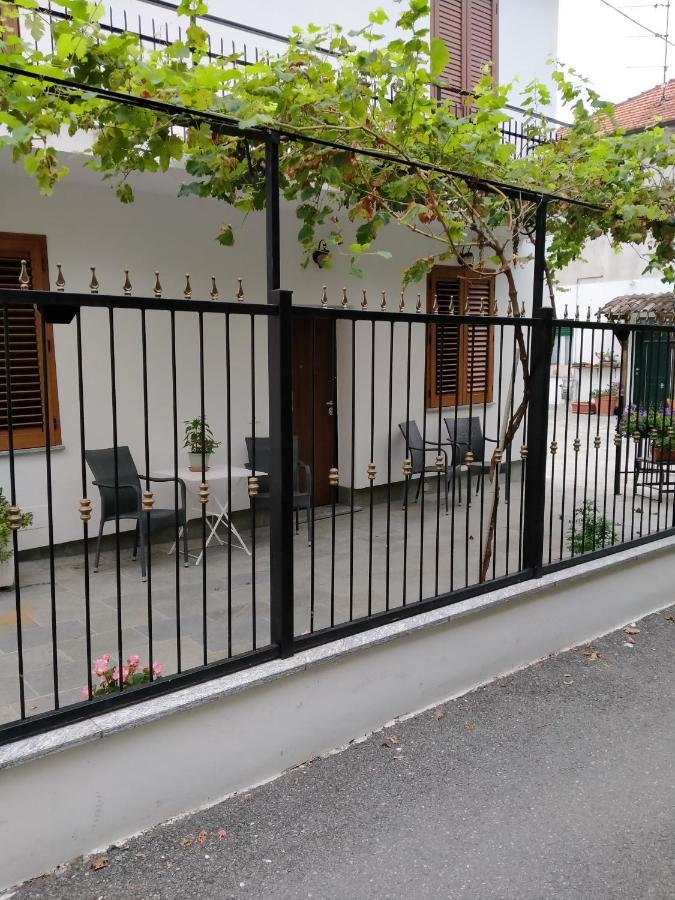 Casa Vacanza Volintiru Villa Como Kültér fotó
